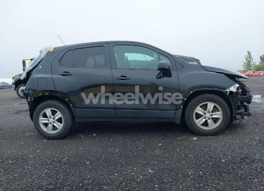 Photo 13 of 2020 Chevrolet Trax FWD LS (VIN KL7CJKSB6LB324435)
