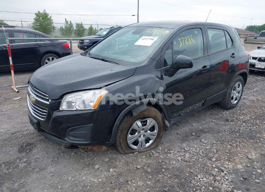 Photo 2 of 2016 Chevrolet Trax 1LS (VIN KL7CJKSB7GB733761)
