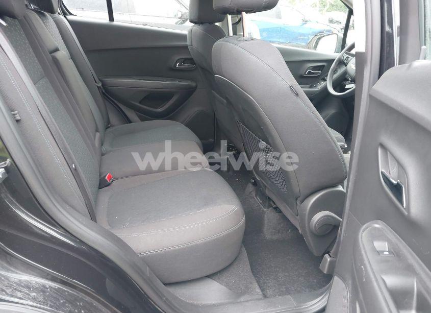 Photo 8 of 2016 Chevrolet Trax 1LS (VIN KL7CJKSB7GB733761)