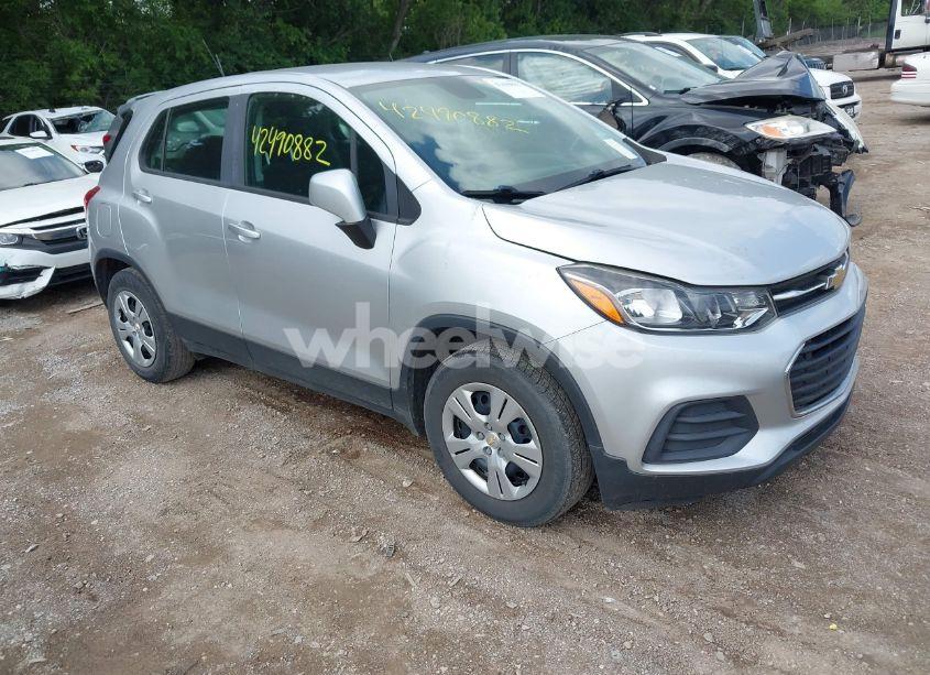 2017 Chevrolet Trax LS (VIN KL7CJKSB7HB146462) main photo