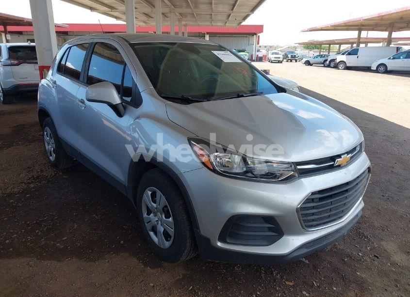 2018 Chevrolet Trax LS (VIN KL7CJKSB8JB574028) main photo