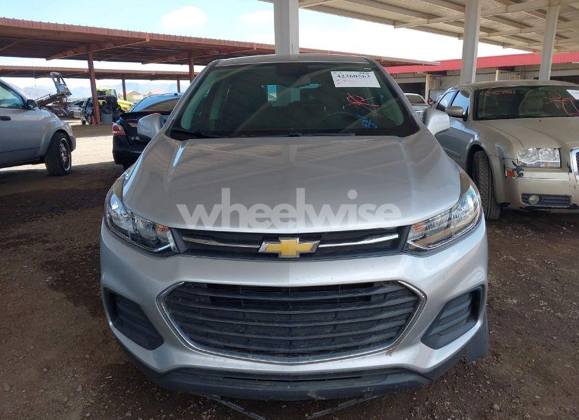 Photo 12 of 2018 Chevrolet Trax LS (VIN KL7CJKSB8JB574028)