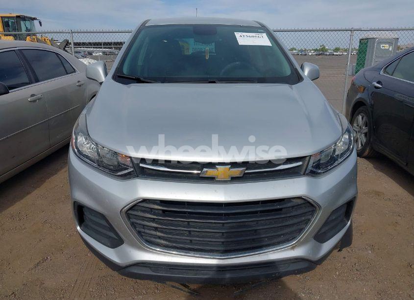 Photo 6 of 2018 Chevrolet Trax LS (VIN KL7CJKSB8JB574028)
