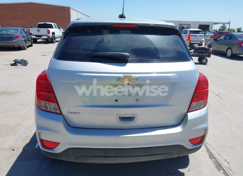 Photo 16 of 2020 Chevrolet Trax FWD LS (VIN KL7CJKSB8LB030471)
