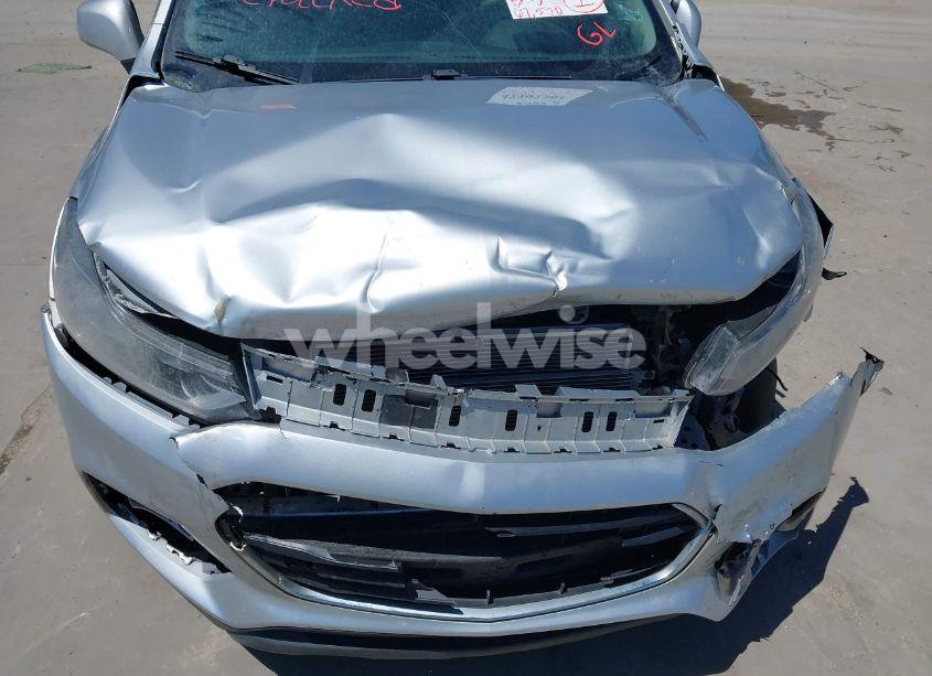 Photo 20 of 2020 Chevrolet Trax FWD LS (VIN KL7CJKSB8LB030471)