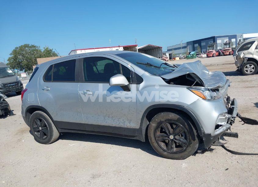 Photo 14 of 2020 Chevrolet Trax FWD LS (VIN KL7CJKSB8LB033001)