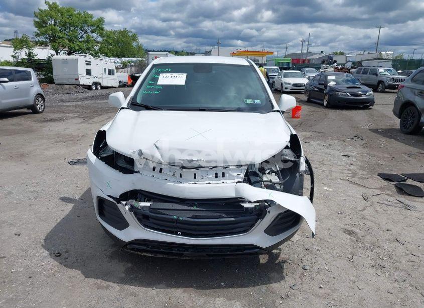 Photo 12 of 2021 Chevrolet Trax FWD LS (VIN KL7CJKSB8MB302437)