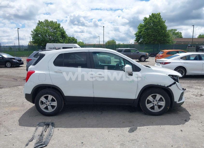 Photo 13 of 2021 Chevrolet Trax FWD LS (VIN KL7CJKSB8MB302437)