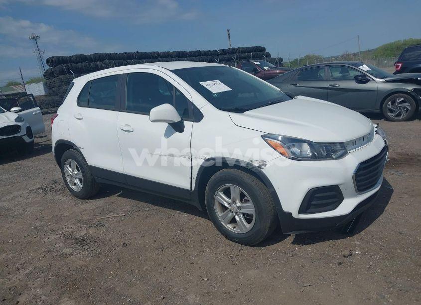 2020 Chevrolet Trax FWD LS (VIN KL7CJKSB9LB046792) main photo