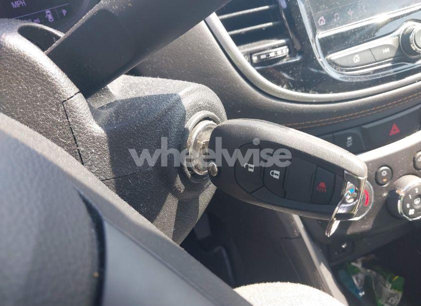 Photo 11 of 2020 Chevrolet Trax FWD LS (VIN KL7CJKSB9LB046792)