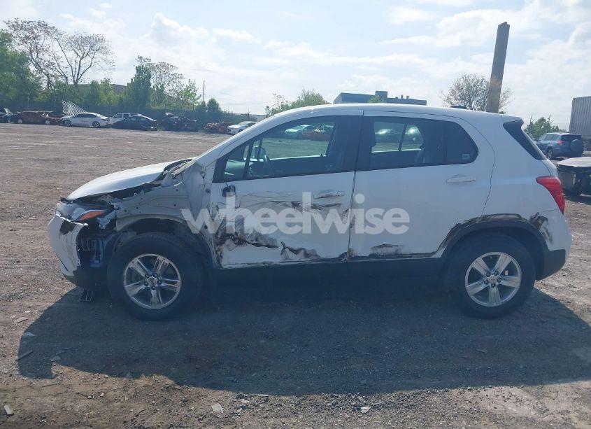 Photo 14 of 2020 Chevrolet Trax FWD LS (VIN KL7CJKSB9LB046792)