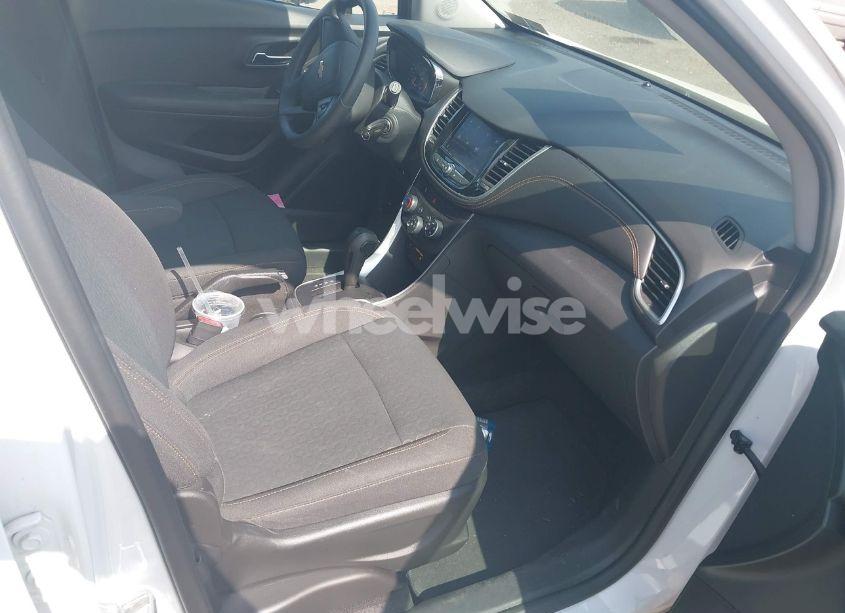 Photo 5 of 2020 Chevrolet Trax FWD LS (VIN KL7CJKSB9LB046792)