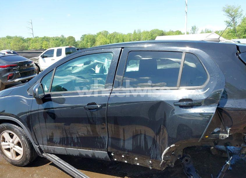 Photo 15 of 2020 Chevrolet Trax FWD LS (VIN KL7CJKSB9LB067027)