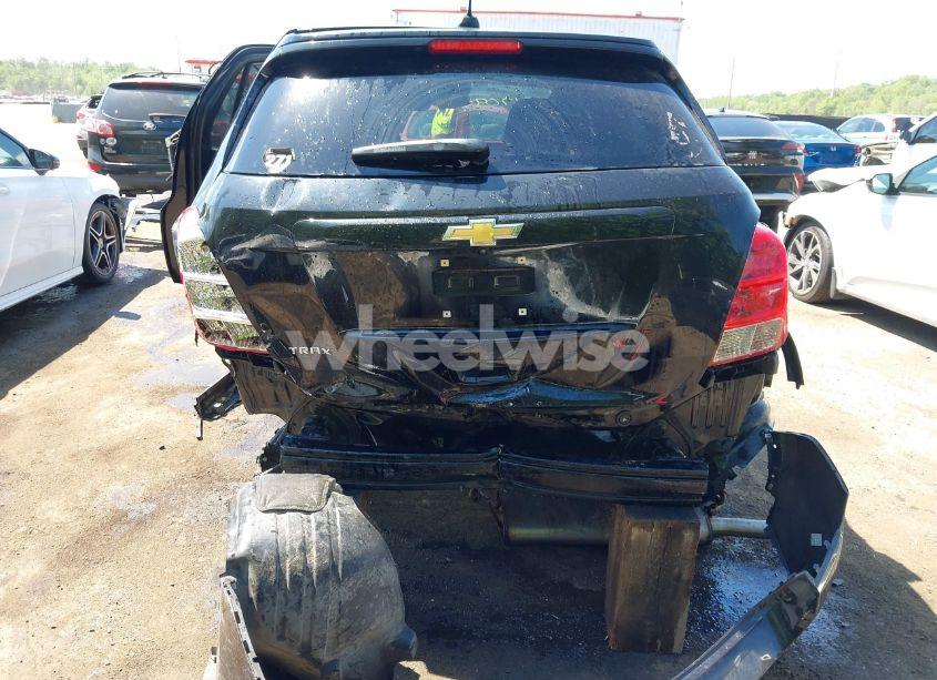 Photo 17 of 2020 Chevrolet Trax FWD LS (VIN KL7CJKSB9LB067027)