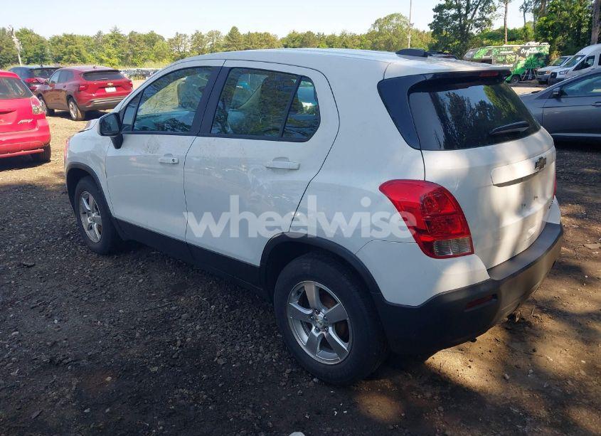 Photo 3 of 2016 Chevrolet Trax 1LS (VIN KL7CJKSBXGB759822)