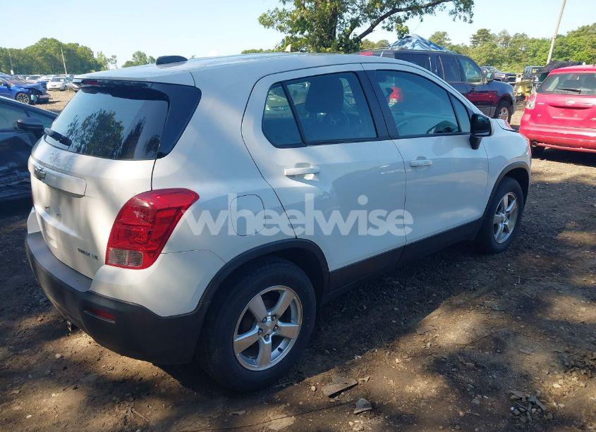 Photo 4 of 2016 Chevrolet Trax 1LS (VIN KL7CJKSBXGB759822)