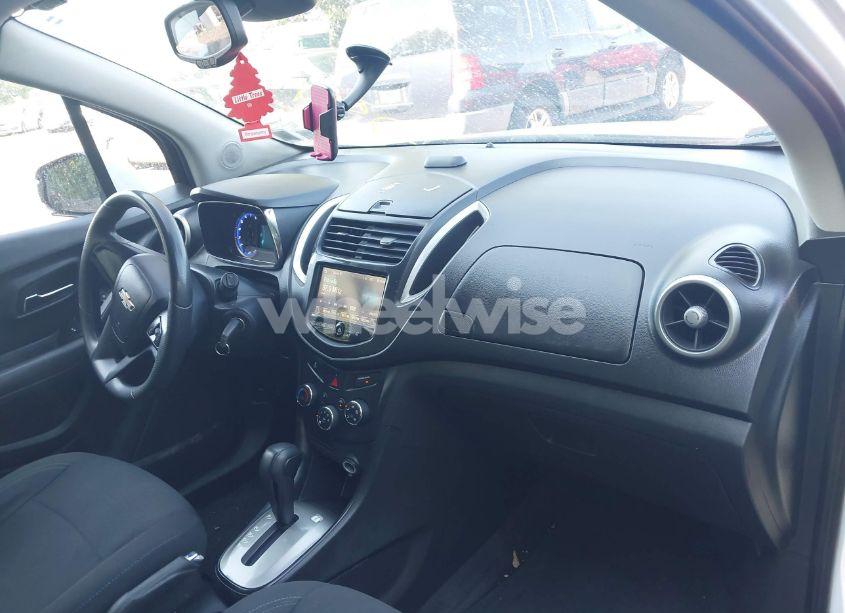 Photo 5 of 2016 Chevrolet Trax 1LS (VIN KL7CJKSBXGB759822)