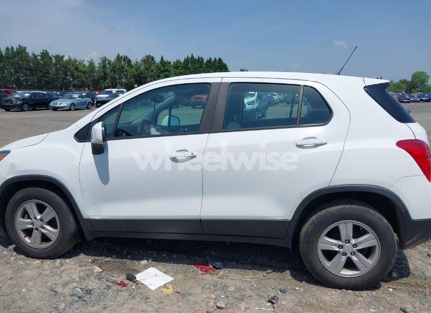Photo 14 of 2020 Chevrolet Trax FWD LS (VIN KL7CJKSBXLB064525)