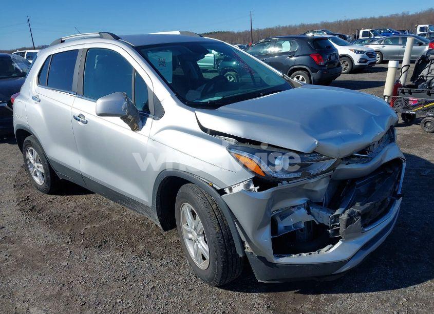 2020 Chevrolet Trax FWD LT (VIN KL7CJLSB0LB029045) main photo