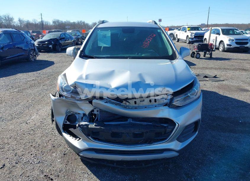 Photo 12 of 2020 Chevrolet Trax FWD LT (VIN KL7CJLSB0LB029045)