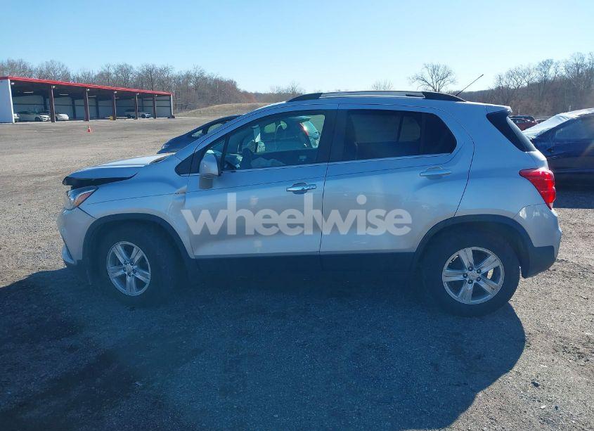 Photo 14 of 2020 Chevrolet Trax FWD LT (VIN KL7CJLSB0LB029045)