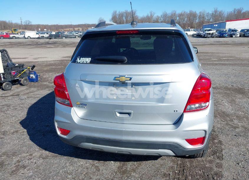 Photo 16 of 2020 Chevrolet Trax FWD LT (VIN KL7CJLSB0LB029045)