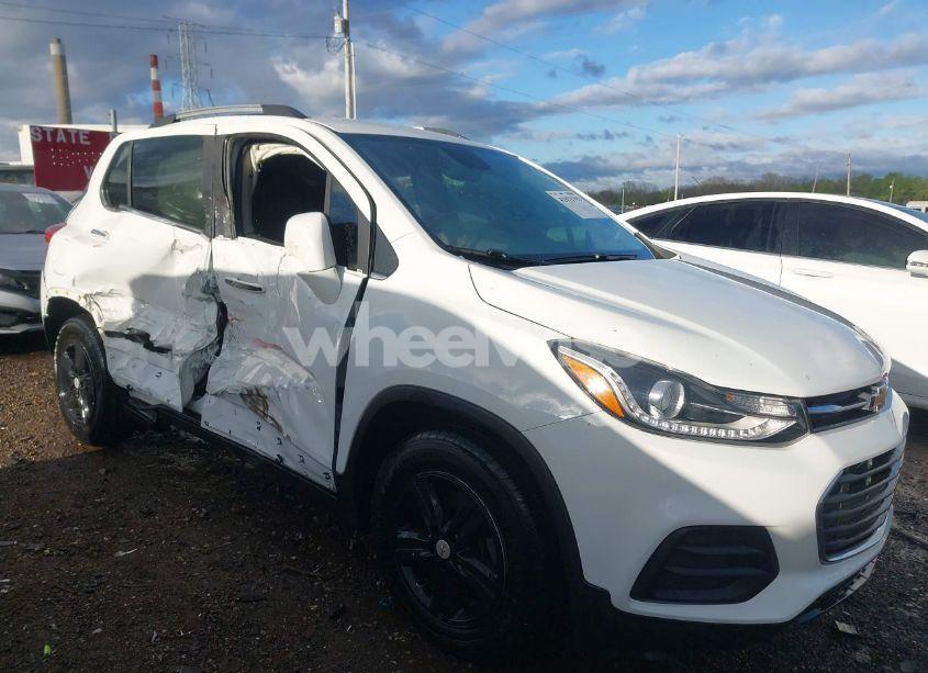 2020 Chevrolet Trax FWD LT (VIN KL7CJLSB0LB083963) main photo