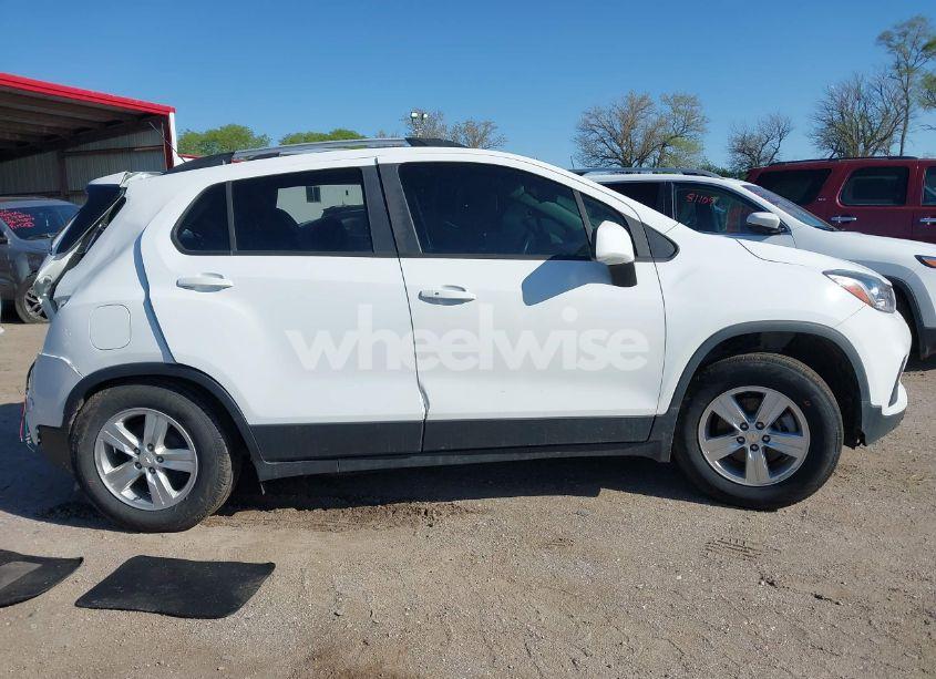Photo 13 of 2021 Chevrolet Trax FWD LT (VIN KL7CJLSB0MB339794)