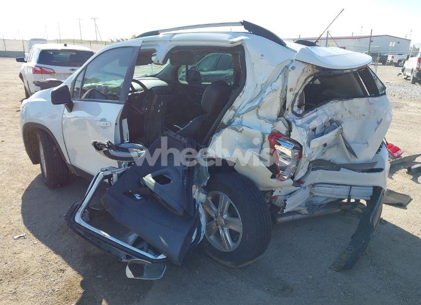 Photo 3 of 2021 Chevrolet Trax FWD LT (VIN KL7CJLSB0MB339794)