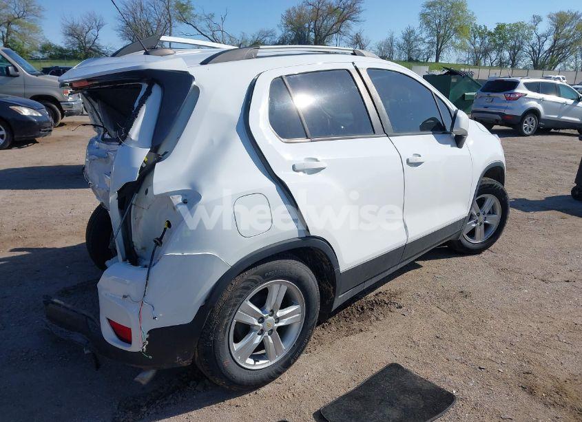 Photo 4 of 2021 Chevrolet Trax FWD LT (VIN KL7CJLSB0MB339794)