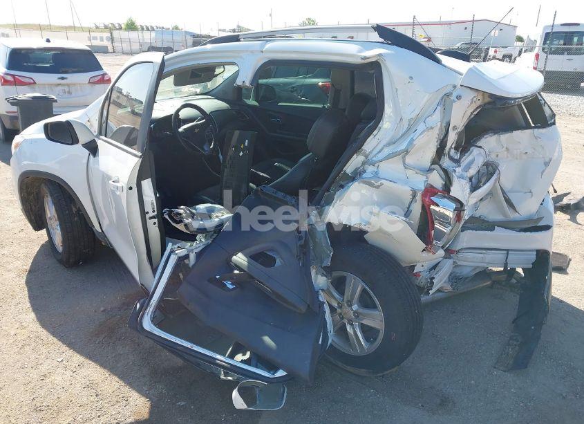 Photo 6 of 2021 Chevrolet Trax FWD LT (VIN KL7CJLSB0MB339794)