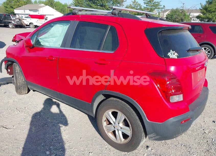 Photo 3 of 2016 Chevrolet Trax LT (VIN KL7CJLSB1GB645780)