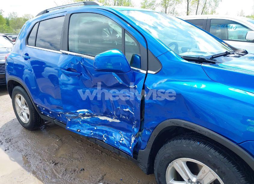 Photo 6 of 2016 Chevrolet Trax LT (VIN KL7CJLSB1GB740582)