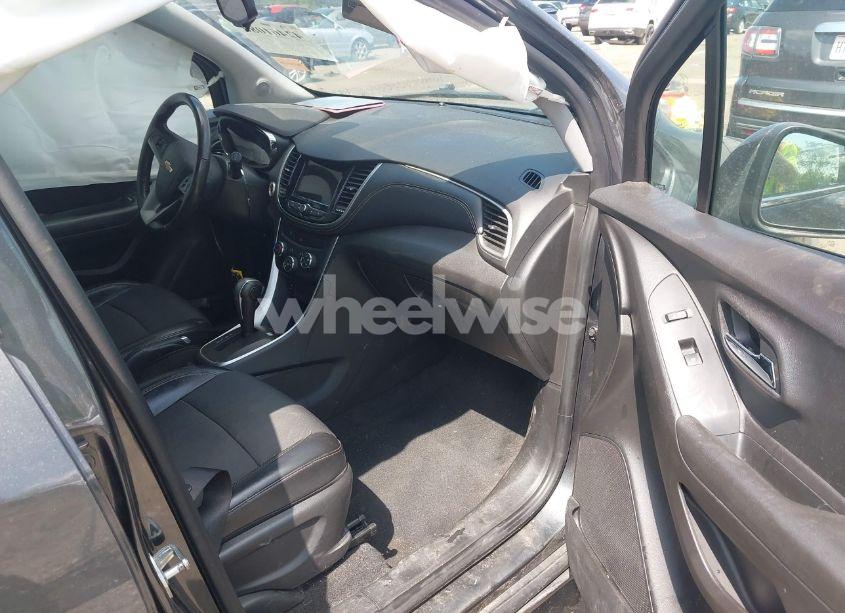 Photo 5 of 2018 Chevrolet Trax LT (VIN KL7CJLSB1JB725698)