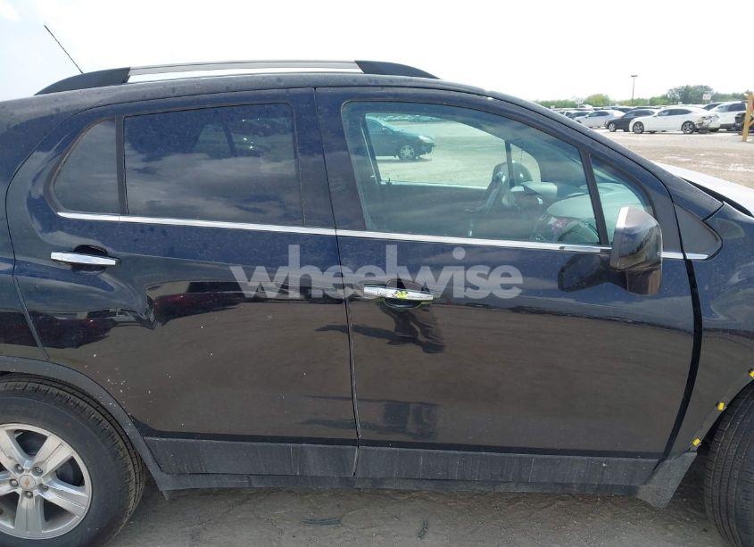 Photo 12 of 2019 Chevrolet Trax LT (VIN KL7CJLSB1KB817282)