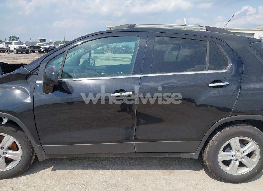 Photo 13 of 2019 Chevrolet Trax LT (VIN KL7CJLSB1KB817282)