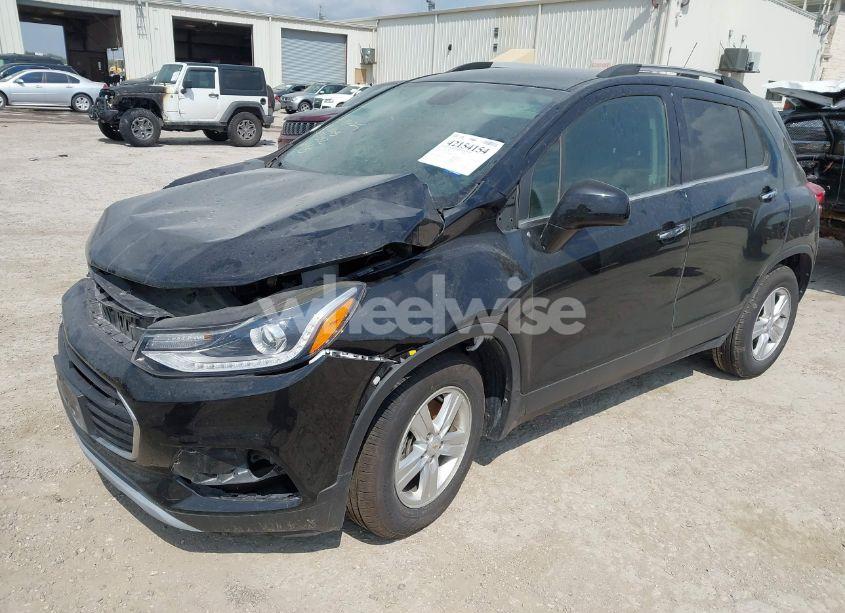 Photo 2 of 2019 Chevrolet Trax LT (VIN KL7CJLSB1KB817282)