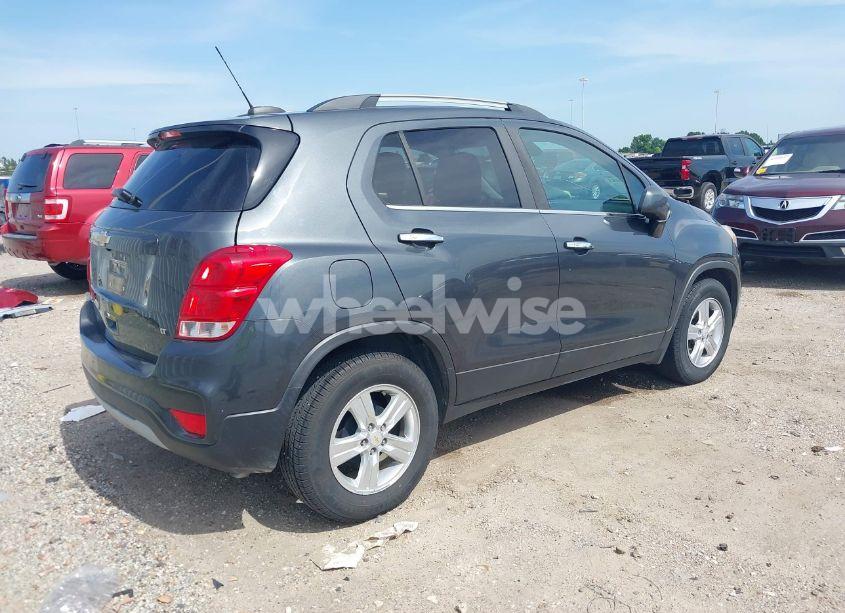 Photo 4 of 2018 Chevrolet Trax LT (VIN KL7CJLSB2JB626145)