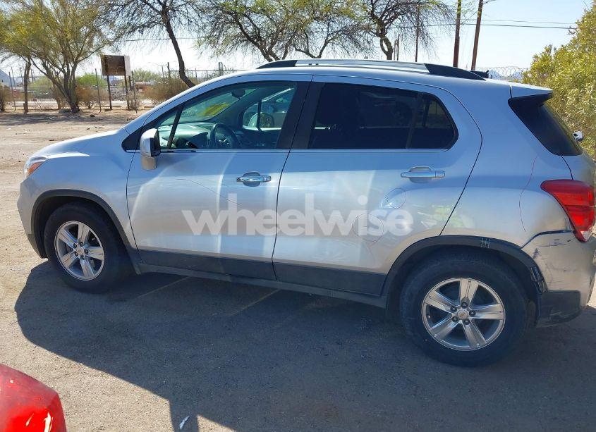 Photo 14 of 2019 Chevrolet Trax LT (VIN KL7CJLSB2KB721533)