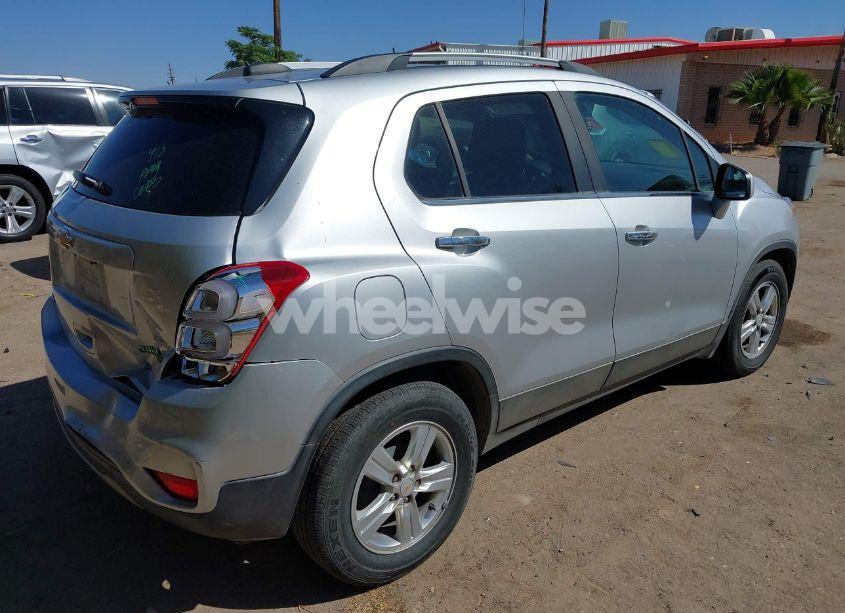 Photo 4 of 2019 Chevrolet Trax LT (VIN KL7CJLSB2KB721533)