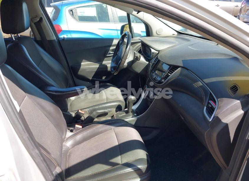 Photo 5 of 2019 Chevrolet Trax LT (VIN KL7CJLSB2KB721533)