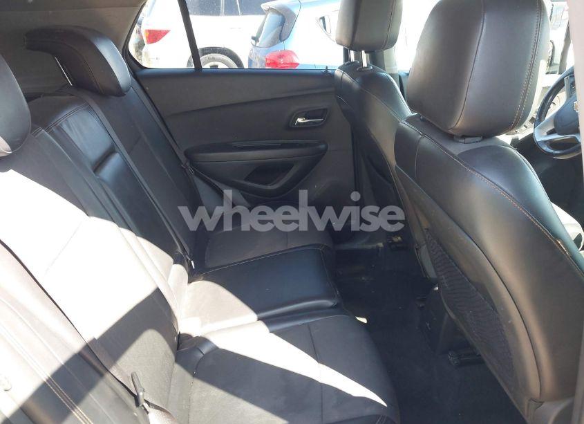 Photo 8 of 2019 Chevrolet Trax LT (VIN KL7CJLSB2KB721533)