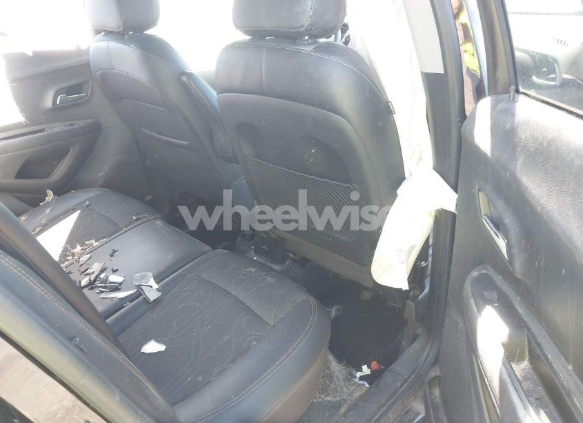 Photo 8 of 2019 Chevrolet Trax LT (VIN KL7CJLSB2KB789959)