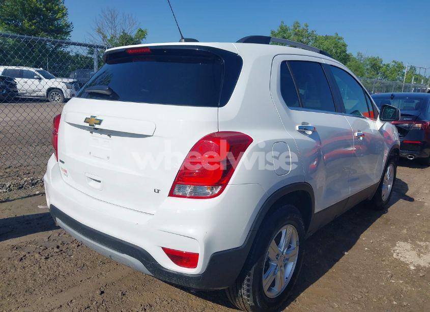 Photo 4 of 2017 Chevrolet Trax LT (VIN KL7CJLSB3HB229862)