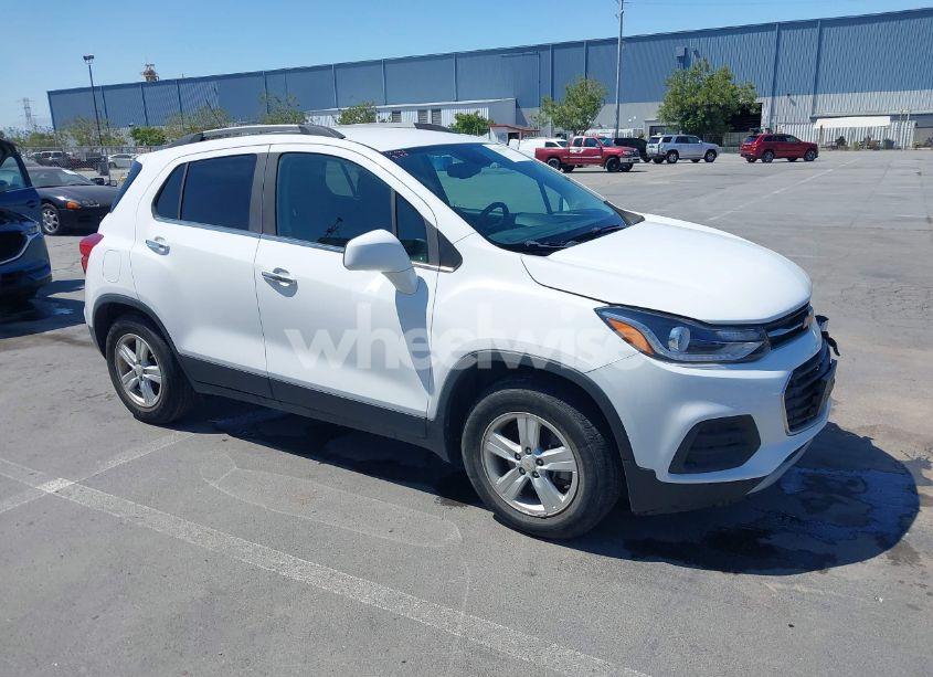 2019 Chevrolet Trax LT (VIN KL7CJLSB3KB963960) main photo
