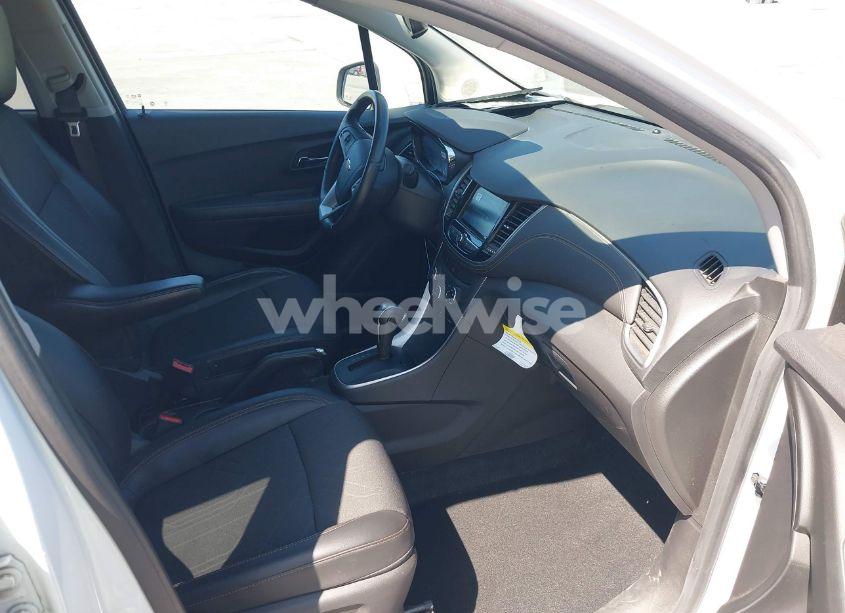 Photo 5 of 2019 Chevrolet Trax LT (VIN KL7CJLSB3KB963960)