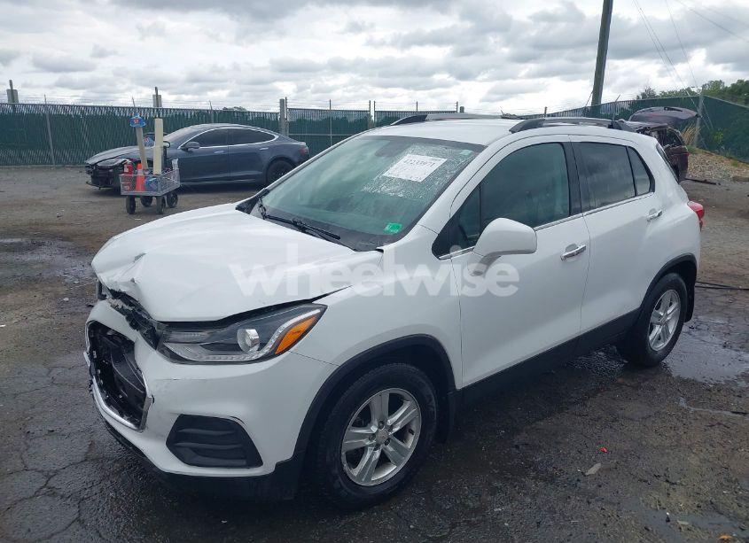 Photo 2 of 2019 Chevrolet Trax LT (VIN KL7CJLSB4KB828096)