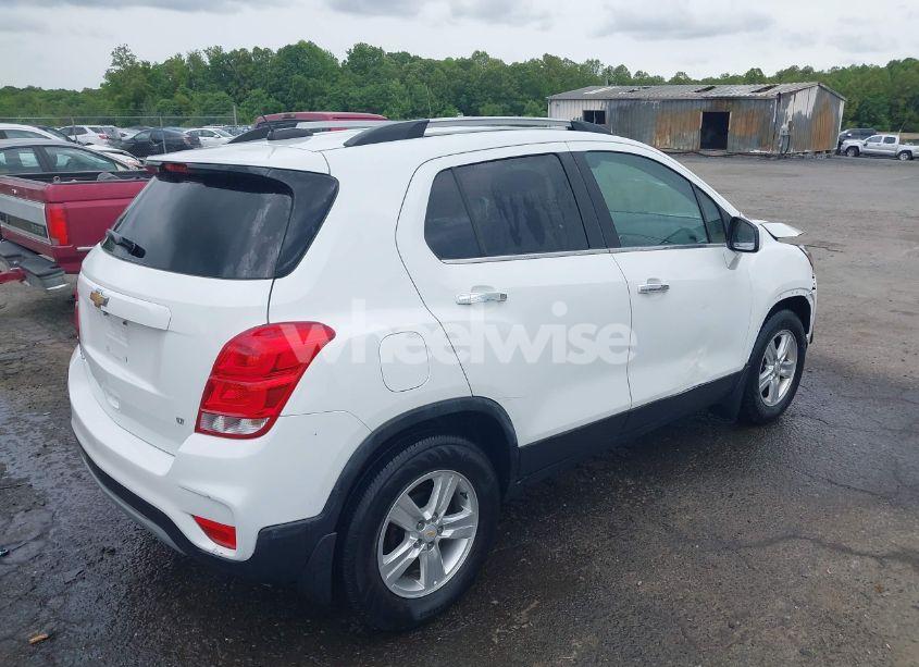 Photo 4 of 2019 Chevrolet Trax LT (VIN KL7CJLSB4KB828096)