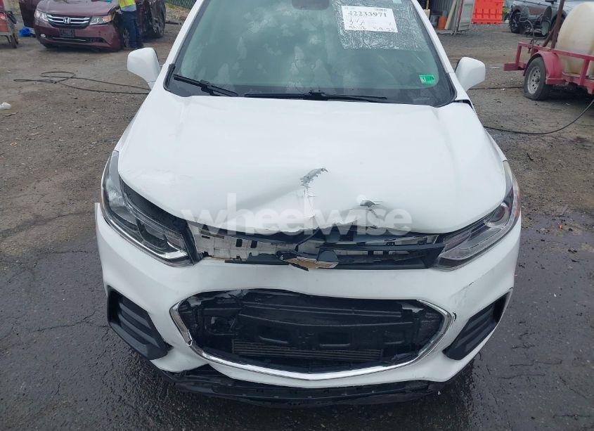 Photo 6 of 2019 Chevrolet Trax LT (VIN KL7CJLSB4KB828096)