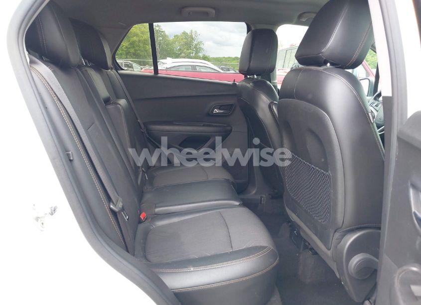 Photo 8 of 2019 Chevrolet Trax LT (VIN KL7CJLSB4KB828096)